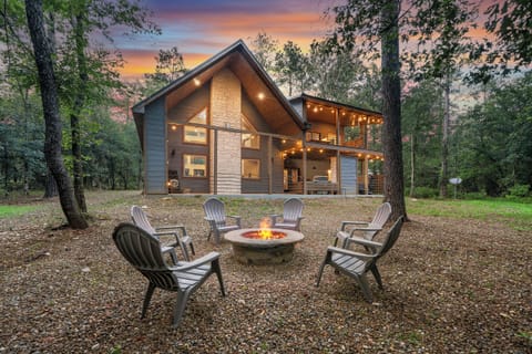 Welcome to November Rain, where your group will gather, laugh, converse, and make memories around a crackling firepit.