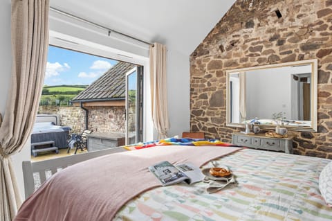 Cottage | 2 bedrooms, individually decorated, individually furnished, free WiFi