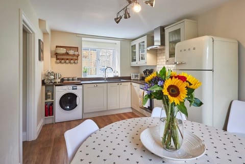 North Cottage, Newbrough - Host & Stay