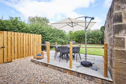 North Cottage, Newbrough - Host & Stay