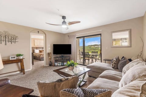 Condo, Multiple Beds, Pool Access, Golf View (Golf Course View at the Foothills ) | Living area | 42-inch flat-screen TV with digital channels