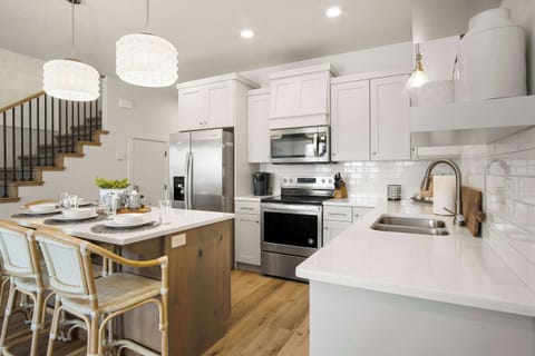 Townhome, Multiple Beds, Patio, Mountain View (Hygge House) | Private kitchen | Fridge, microwave, oven, stovetop