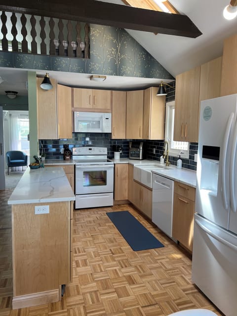 Fully stocked kitchen for your convenience