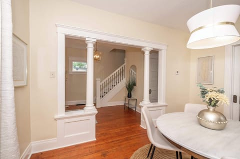 House, Multiple Beds, Garden View (The Mariemont Cottage) | Dining