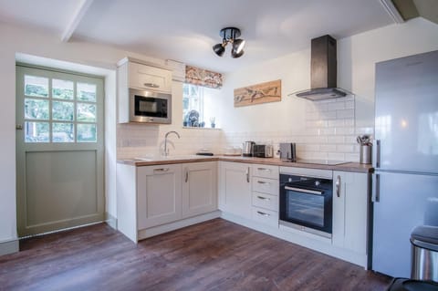 The Stables - 2 Bedroom Cottage - Princes Gate (16510)