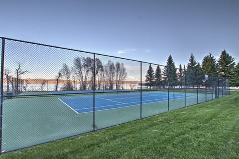 Seasonal tennis courts open Memorial Day to Labor Day.