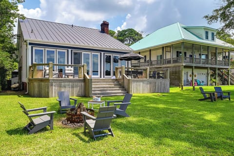 Bath Vacation Rental | 5BR | 2BA | 2,496 Sq Ft | Steps Required
