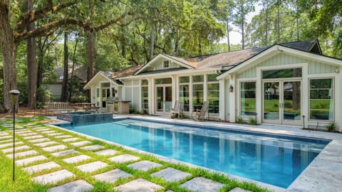 Backyard retreat blends modern design with classic Lowcountry charm.
