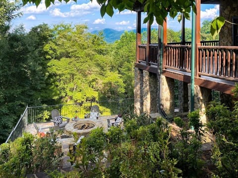 Majestic Mountain Lodge is nestled in the Blue Ridge mountains with views of the lake and mountains.