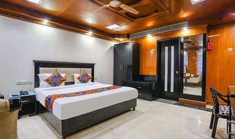 Premium Room, 1 Double Bed | Egyptian cotton sheets, premium bedding, in-room safe, free WiFi