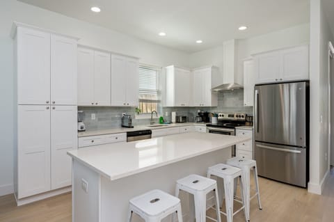 "Blue Pearl's" fully stocked kitchen! Standard coffee pot, Keurig, Nespresso machine, and a Sonos! 
