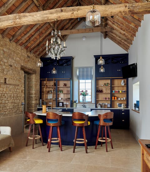 Luxury House, 2 Bedrooms | Private kitchen
