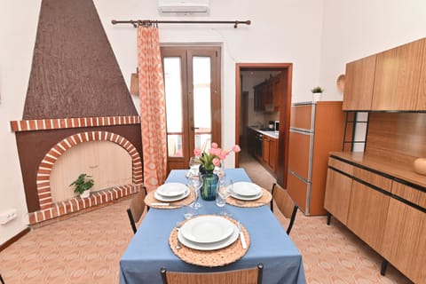 Traditional House | Private kitchen | Highchair