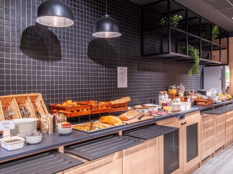 Daily buffet breakfast for a fee
