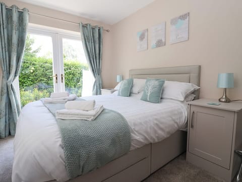 Cottage | 3 bedrooms, individually decorated, individually furnished, free WiFi