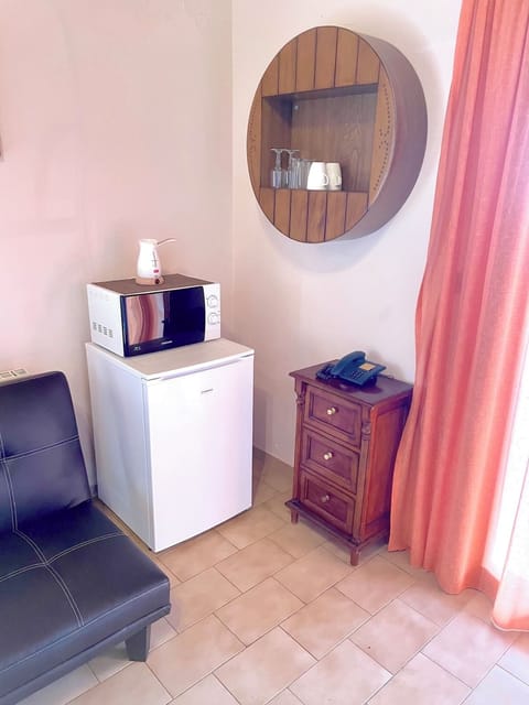 Classic Suite | In-room safe, laptop workspace, soundproofing, free WiFi