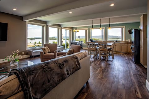 Panoramic House | Living area | Flat-screen TV