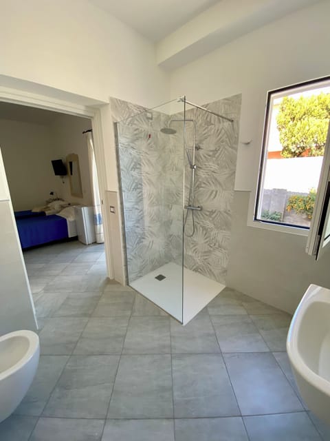 Family Room | Premium bedding, individually decorated, individually furnished, desk