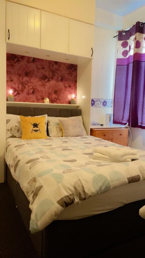 Deluxe Triple Room 11 | Egyptian cotton sheets, premium bedding, pillowtop beds, free WiFi