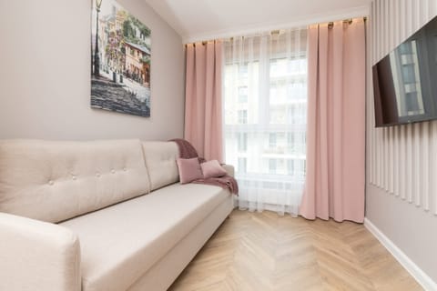 Unwind on the comfortable sofa that can be converted into double bed.