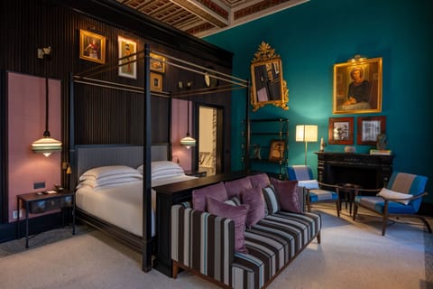 Executive Suite | Premium bedding, down comforters, minibar, in-room safe