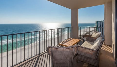 Condo, 3 Bedrooms | Property grounds