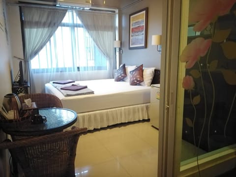 Superior Double Room, 1 King Bed | In-room safe, blackout drapes, free WiFi, bed sheets