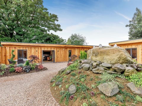 Setting | Celyn - The Secret Garden, Llagadfan, Welshpool