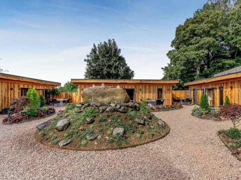 Setting | Pansi - The Secret Garden, Llagadfan, Welshpool