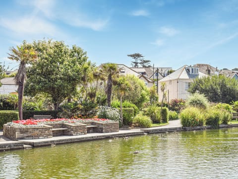 Surrounding area | The Annex at Tenniside, Perranporth