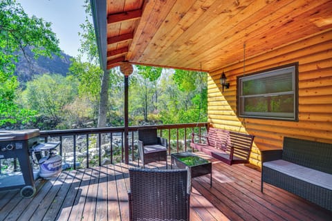 Ten Sleep Vacation Rental | 2BR | 2BA | 1,400 Sq Ft | Steps Required to Enter