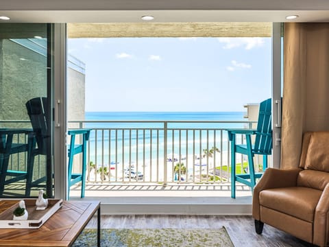 Condo (2 Bedrooms) | Property amenity