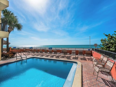 Condo (3 Bedrooms) | Property amenity