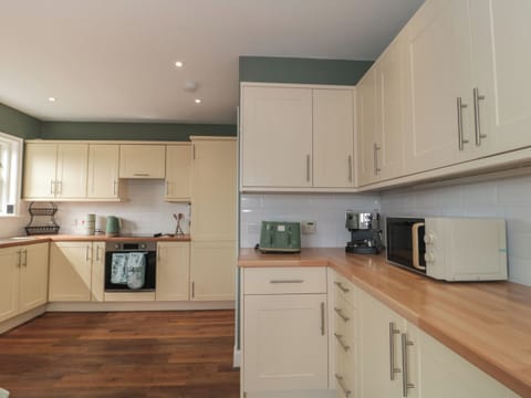 Fridge, dishwasher, electric kettle, toaster