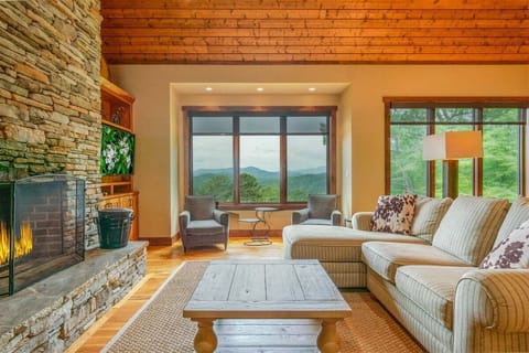 Living Room Complete with Mountain Views