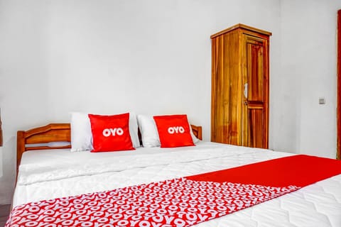 Standard Double Room | Desk, laptop workspace, free WiFi, bed sheets