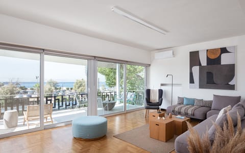 Living Room / Sitting Area