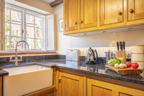 Ground floor: Kitchen detail