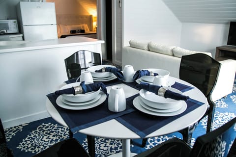 Loft, 1 King Bed | Frette Italian sheets, premium bedding, in-room safe