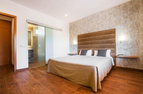In-room safe, desk, blackout drapes, free WiFi