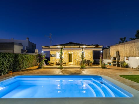Country house for 6 people in Alhaurín with swimming pool
