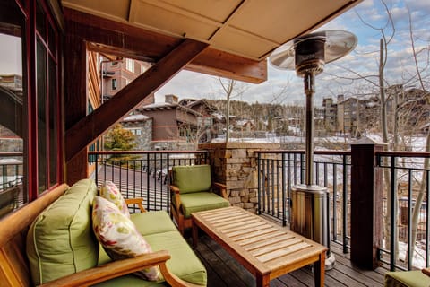 - Inviting outdoor seating area with cushioned chairs and a rustic wood coffee table
- Overhead patio heater keeps you warm while enjoying crisp mountain air
- Serene alpine views and cozy vibes perfect for morning coffee or evening wine