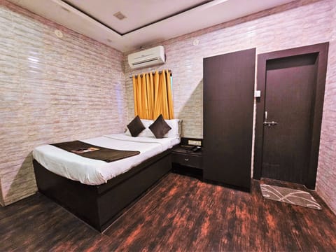 Standard Room | Premium bedding, free WiFi, bed sheets