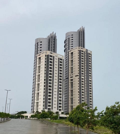 Eko Pearl Exterior