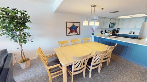 Las Brisas 402 Dining Room