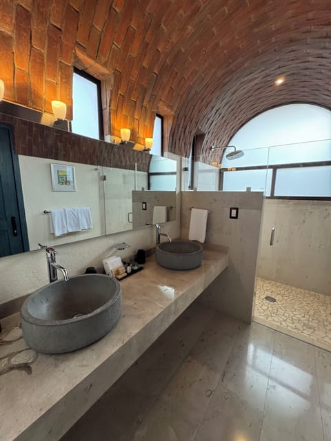 Grosseto | Bathroom | Free toiletries, hair dryer, towels, soap