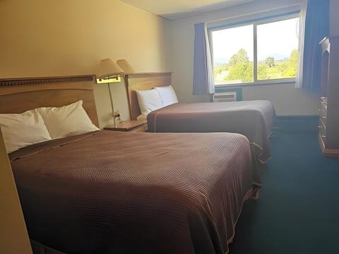 Standard Quadruple Room, Non Smoking | Hypo-allergenic bedding, in-room safe, individually furnished, desk