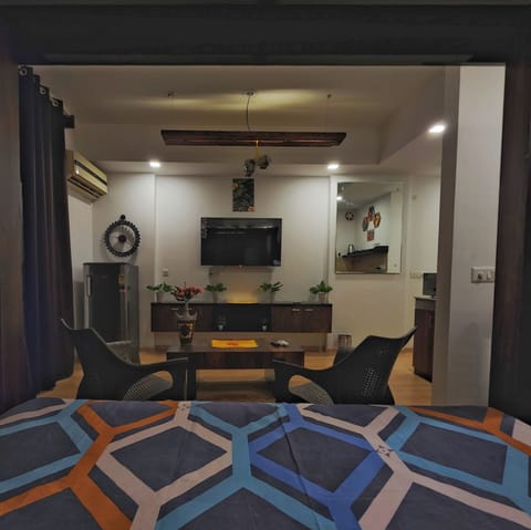 Comfort Townhome, 1 King Bed | 1 bedroom, free WiFi