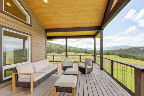 Rexford Vacation Rental | 3BR | 2.5BA | Stairs Required | 3,500 Sq Ft