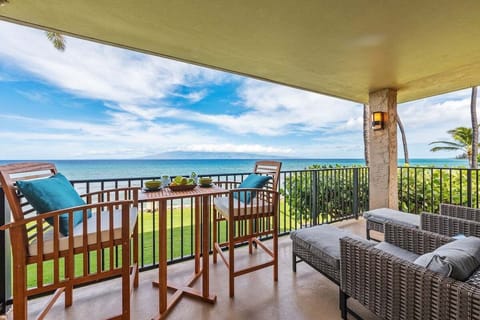 Oceanfront Dining Patio.
Breezy oceanfront dining with uninterrupted views—your private front‑row seat to paradise.